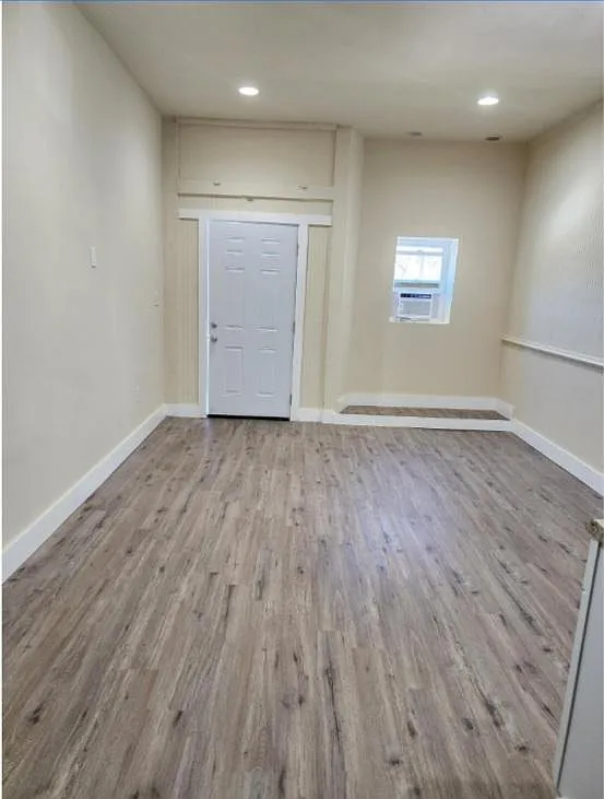 1 bed, 900 sqft, $941 — Photo 2