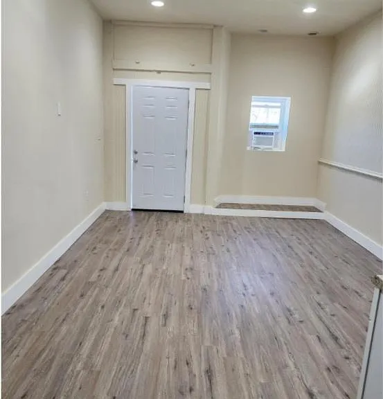 210 S Dunlop St — Photo 2