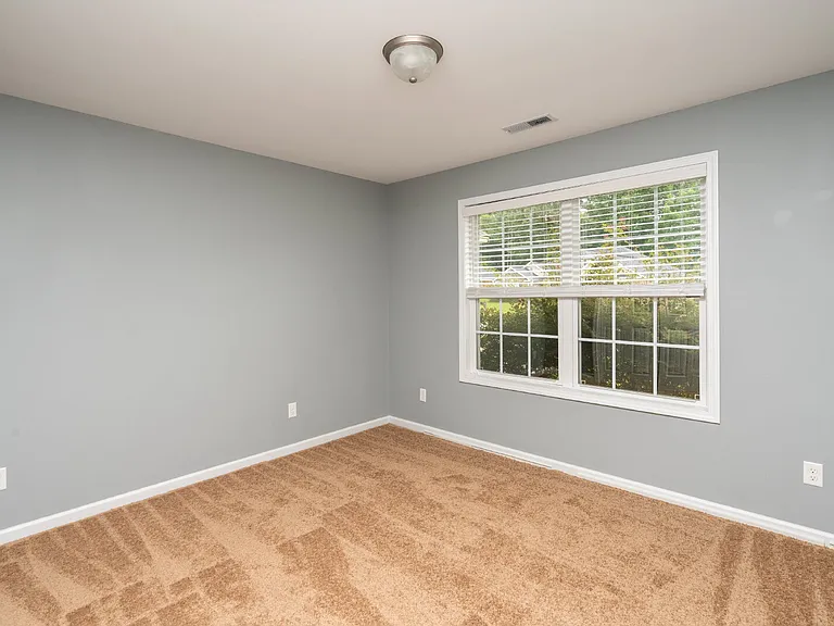 2860 Foxcroft Cir — Photo 14