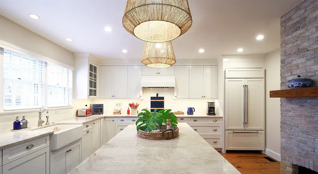 7 bed, 7.5 bath, 3095 sqft, $23,550 — Photo 3