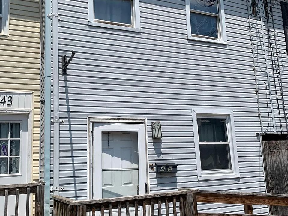 1st image of 445 Union St