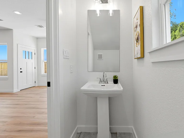 6113 Haight St — Photo 15