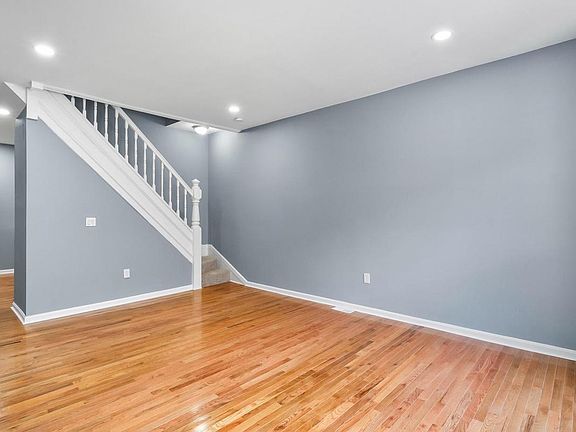 2nd image of 1919 Mosher St