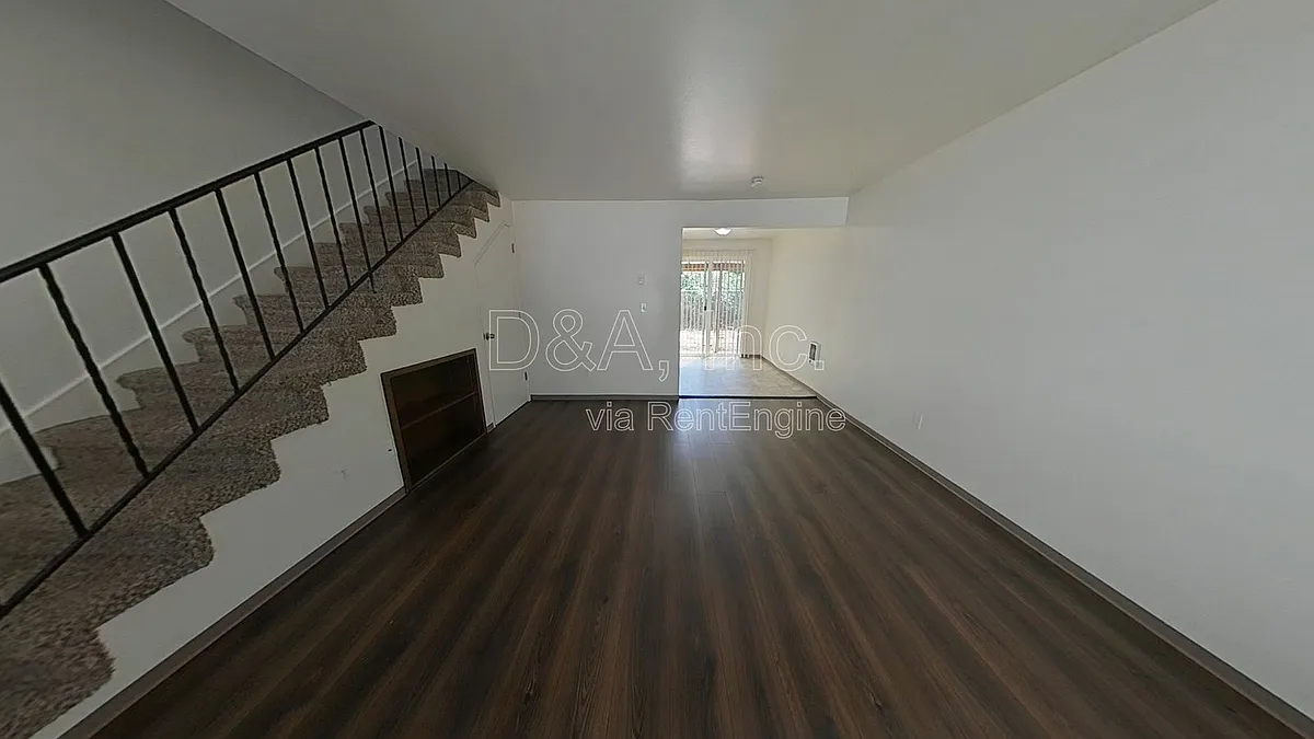 Building Photo - 138 NE Conifer Blvd #6