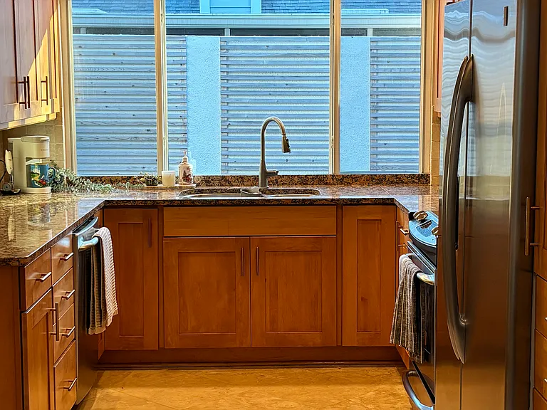2532 Dauphine Ct E — Photo 17
