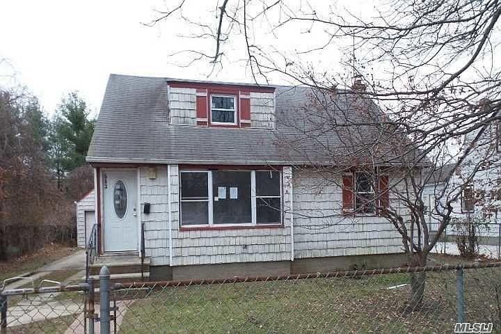 1st image of 663 Winthrop Dr