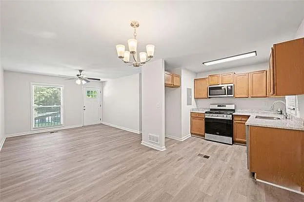 Building Photo - 3594 Fairlane Dr NW