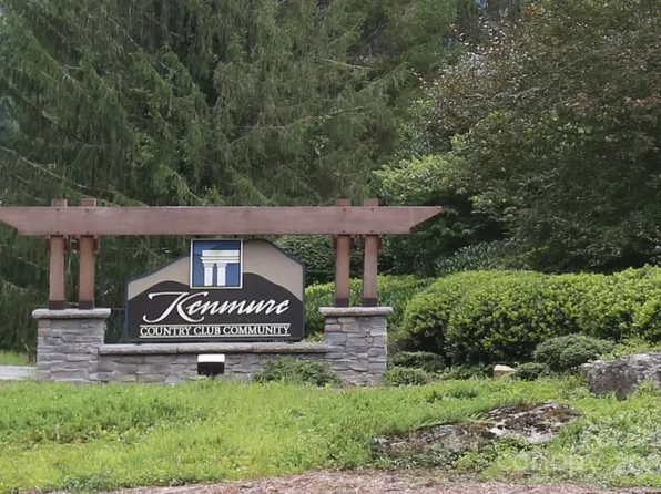 123 Burning Tree Ln, Flat Rock, NC 28731