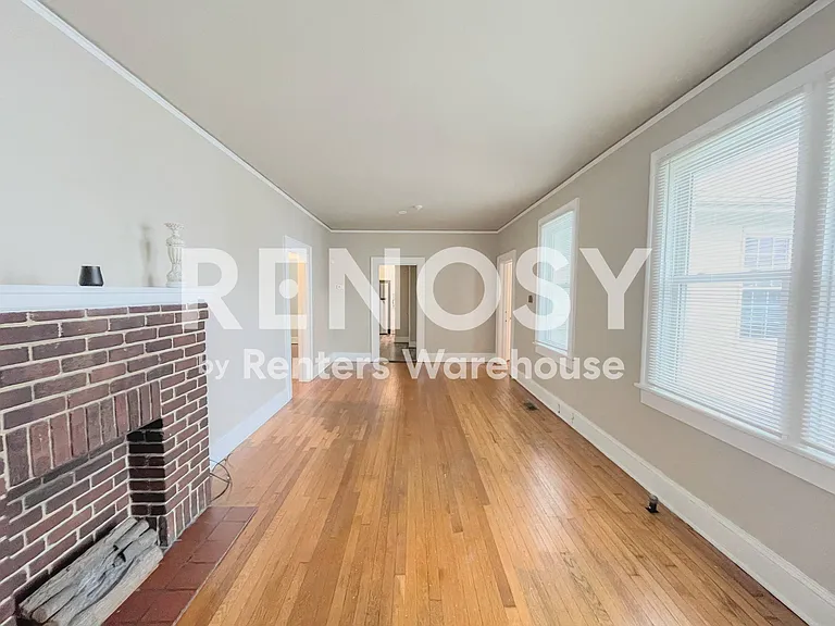 210 Hardy Ave — Photo 5