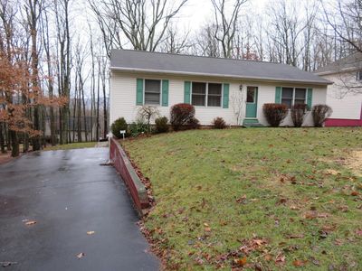 276 Snow Valley Dr, Drums, PA, 18222