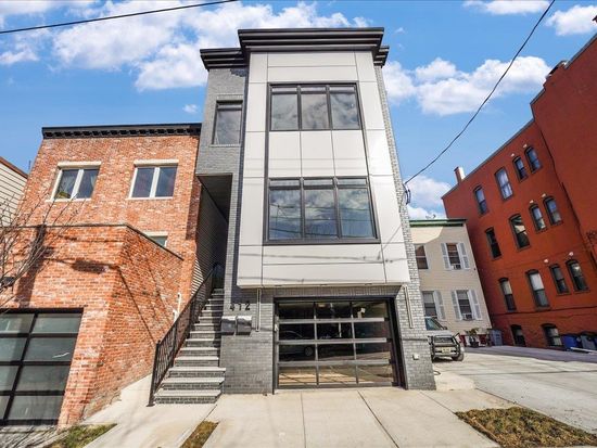 412 10th St, Union City, NJ 07087