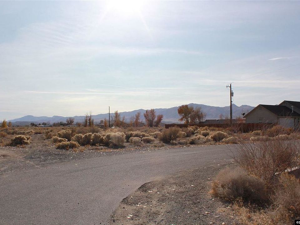 2nd image of 17 Calico Hills Ln