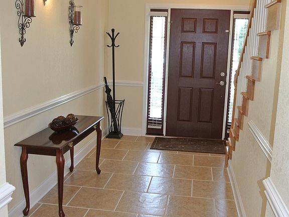 TILED 2 STORY FOYER