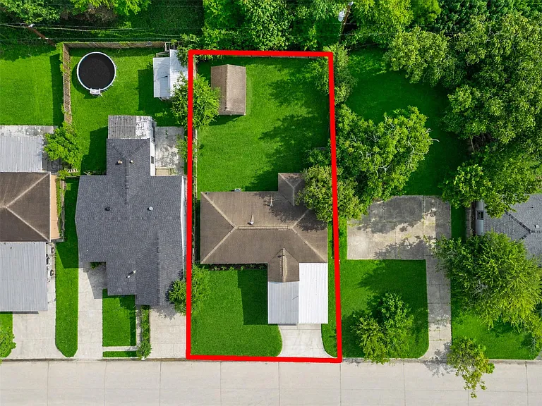 4930 Holloway Dr — Photo 3