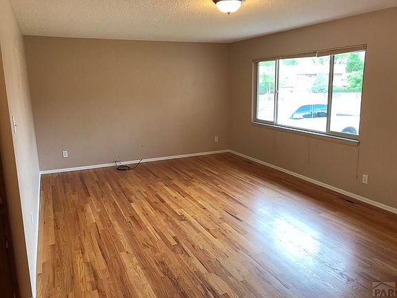 4th image of 7 Loyola Ln