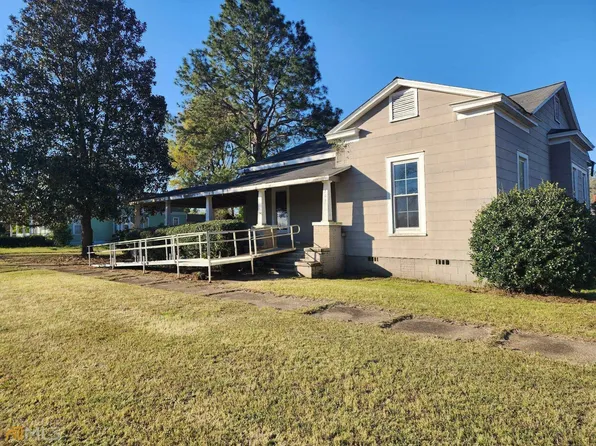 209 Macon St, Oglethorpe, GA 31068