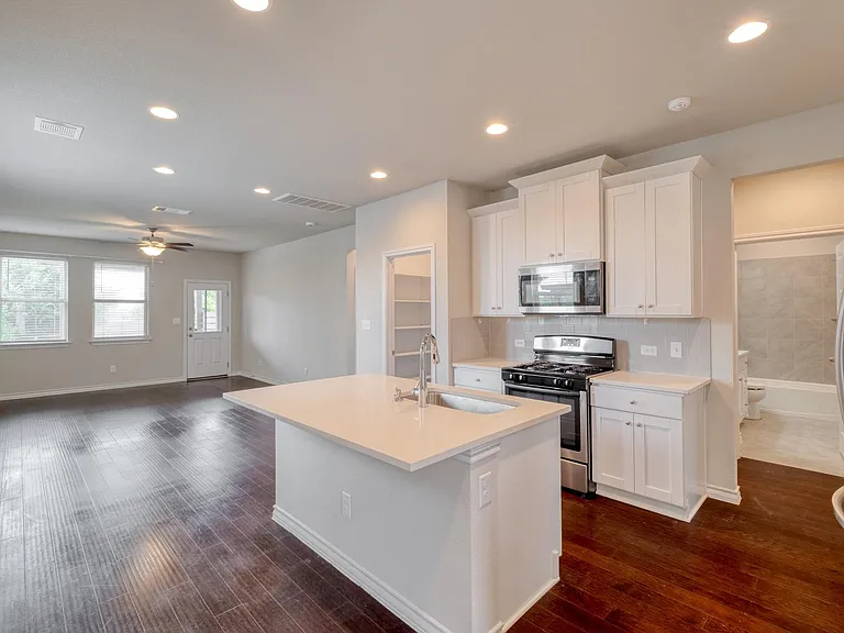 224 Eves Necklace Dr — Photo 5