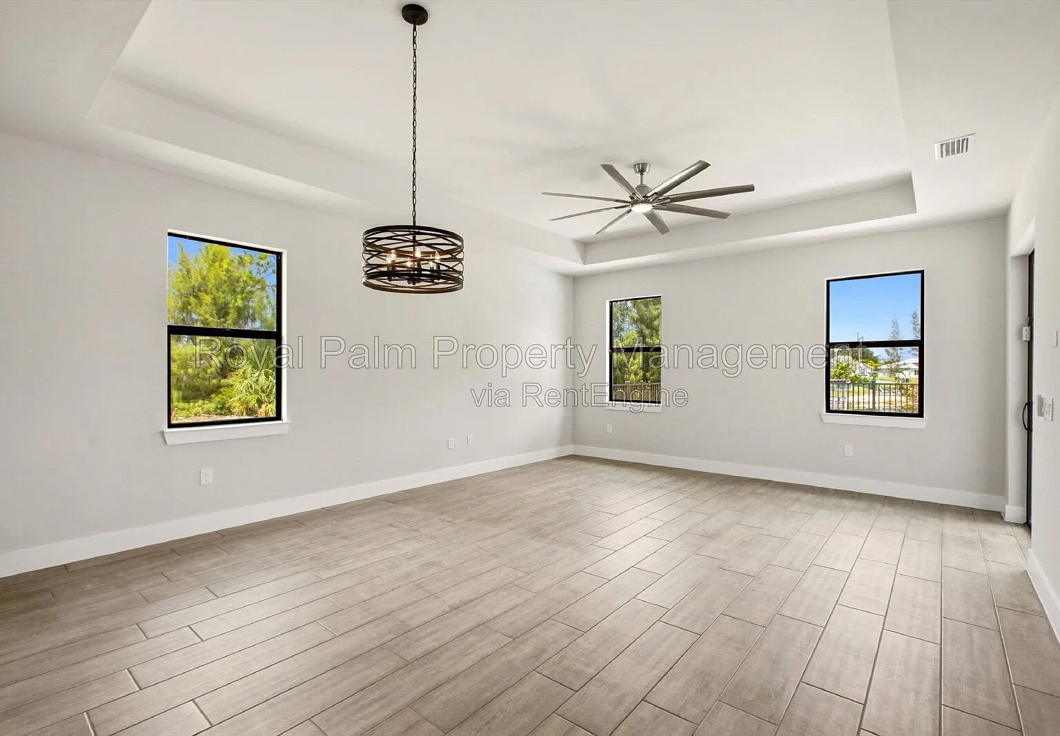 3 bed, 2.0 bath, 1515 sqft, $2,099 — Photo 4