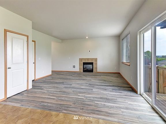 4th image of 4329 164th Place SW #7