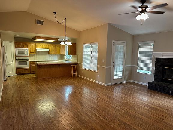 5th image of 8849 N Matus Ave
