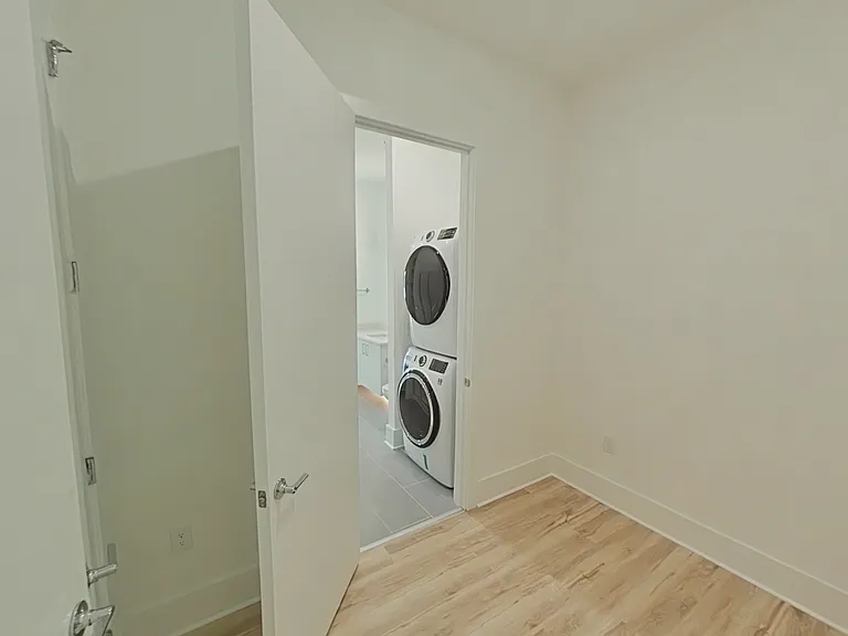 2441 Campus Shore Dr #307 — Photo 18