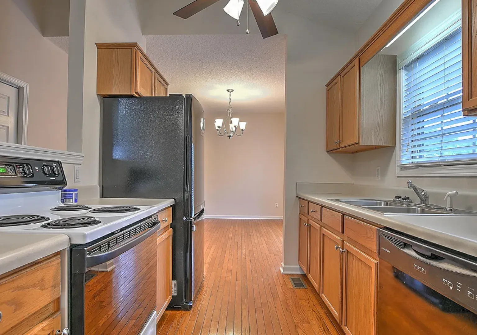 2 Bedroom 1 Bathroom Condo Located in Jonesborugh, TN — Photo 4