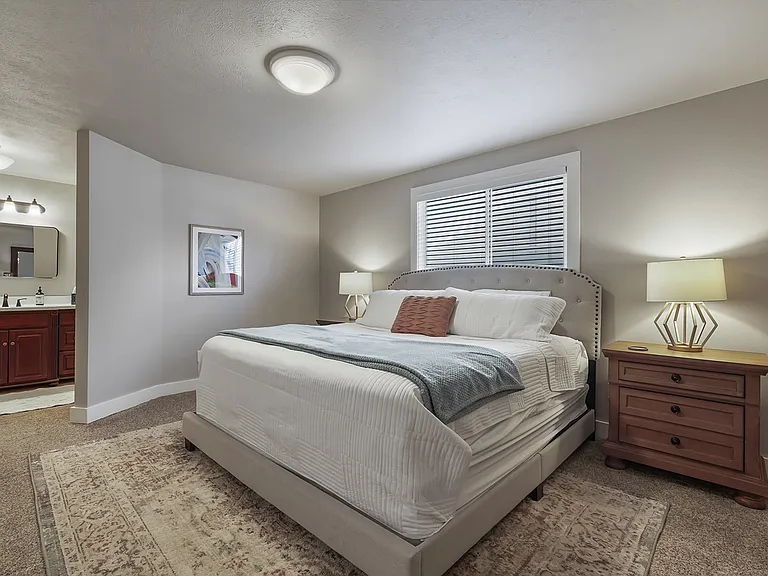 6871 N Fairfax Ave — Photo 42