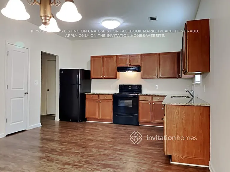 798 Rockingham Dr — Photo 7