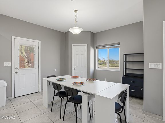 5th image of 551 W Thurber Rd