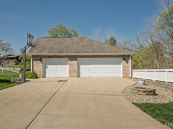 3rd image of 1529 Paradise Valley Dr