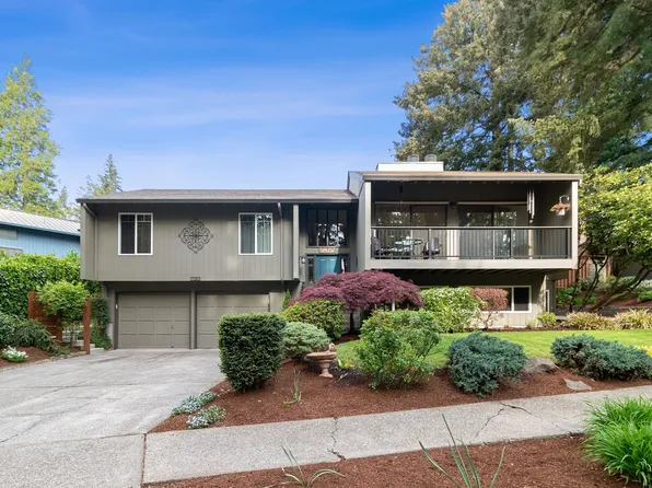 21285 SW Killarney Ln, Tualatin, OR 97062