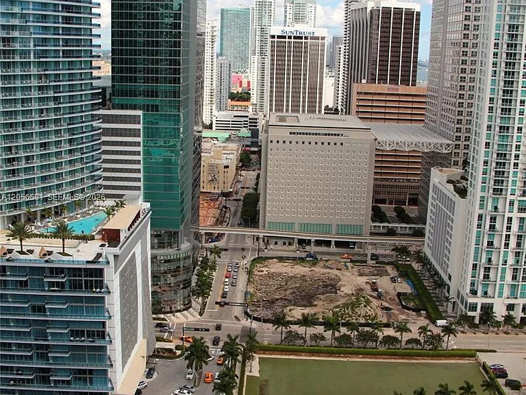 465 Brickell Ave — Photo 7