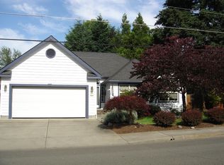 1252 Valley View Dr, Medford, OR 97504