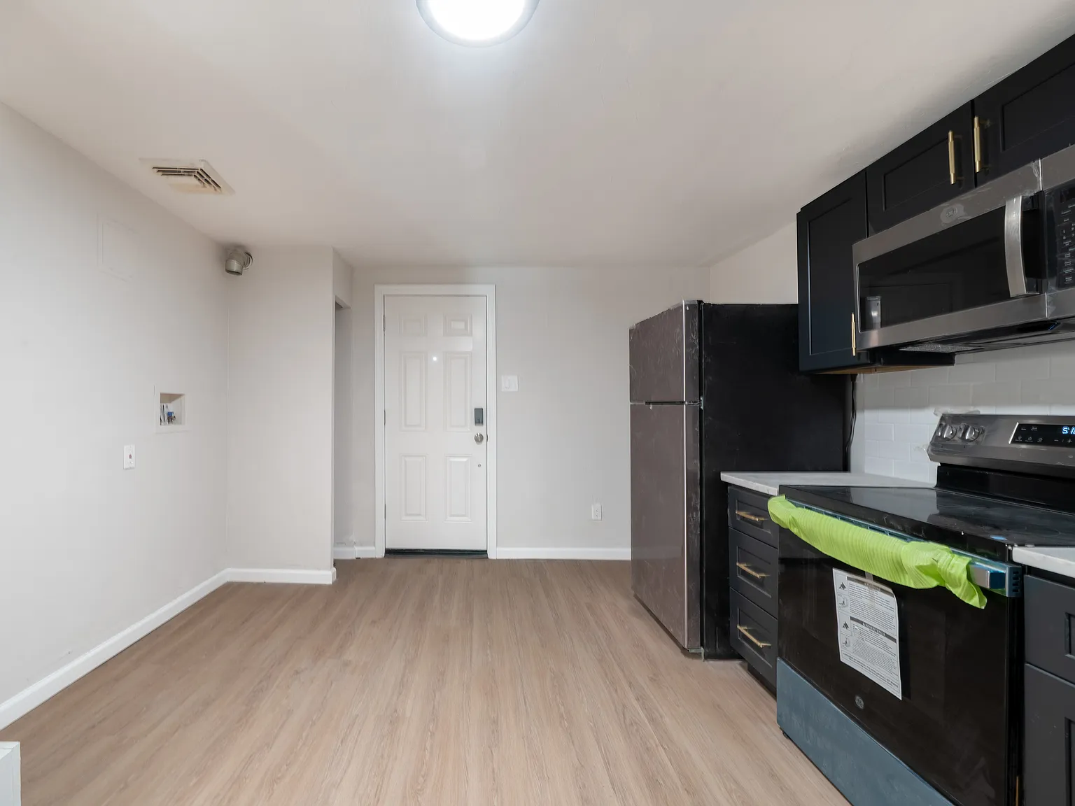 3 bed, $2,250 — Photo 1
