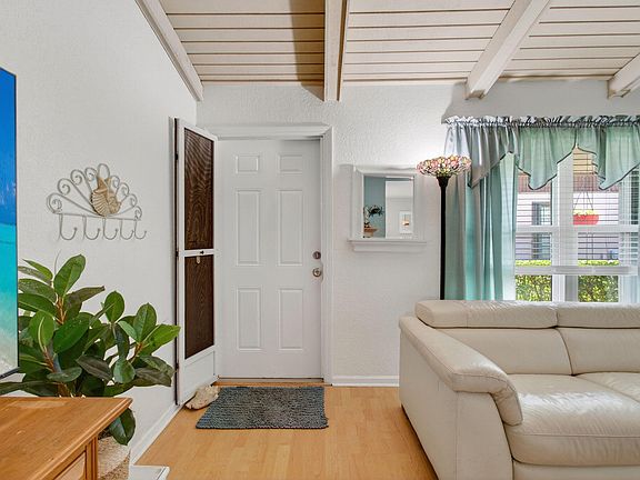 4th image of 2285 Ida Way #30b