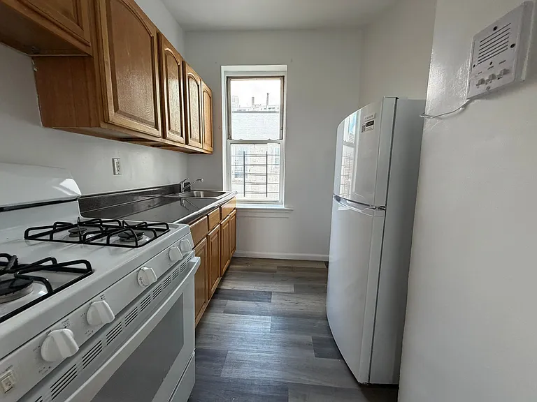 1001-1005 Walton Ave #3F — Photo 8