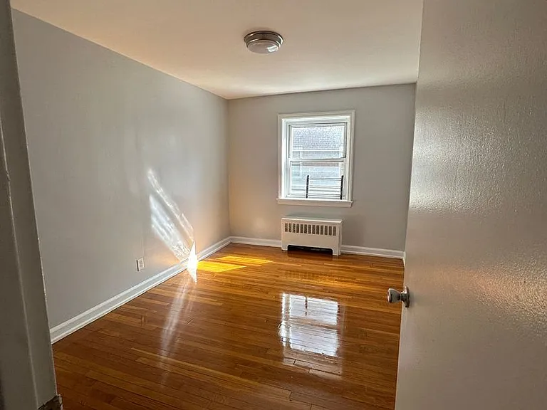 Waterfront Oasis: Luxe Living on Boulevard East, West New York, NJ — Photo 15
