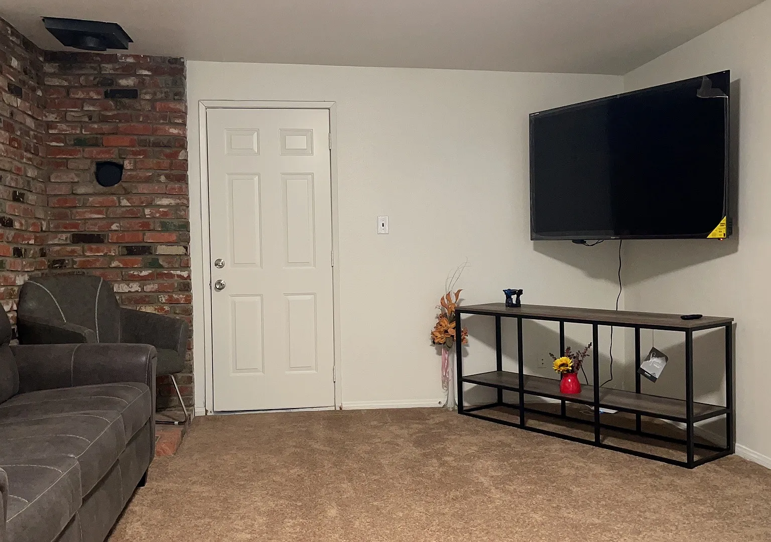 4 bed, 2194 sqft, $4,500 — Photo 3