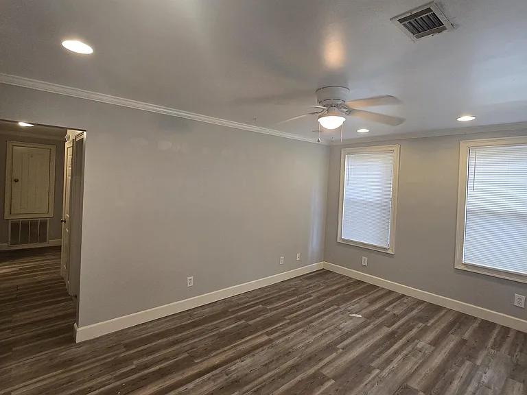 1605 S Pierce St — Photo 3