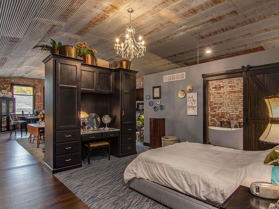 122 E 5th St, Holton, KS 66436 Zillow