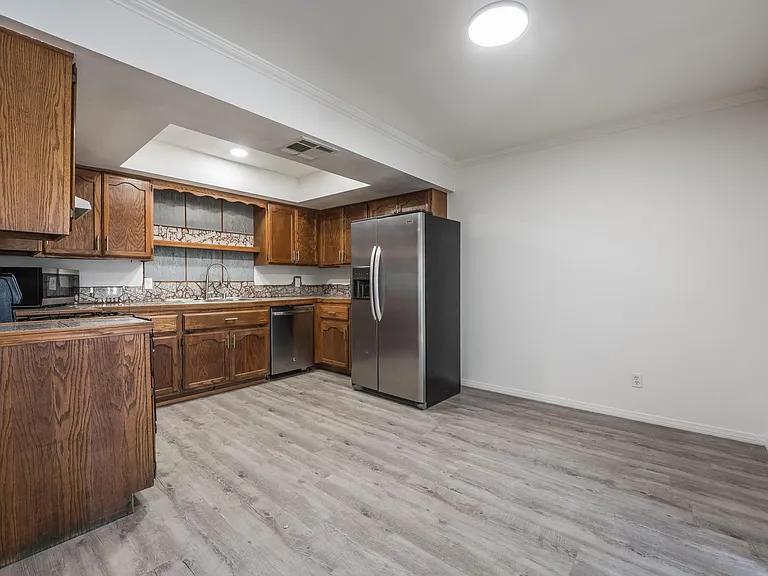 6621 W Tropicana Ave #201 — Photo 8