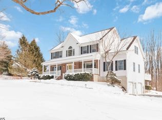 16 Thomas Farm Ln, Long Valley, NJ 07853