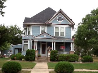 1336 5th Ave, Windom, MN 56101