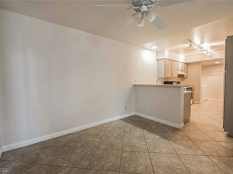 2815 Dawn Crossing Dr — Photo 9