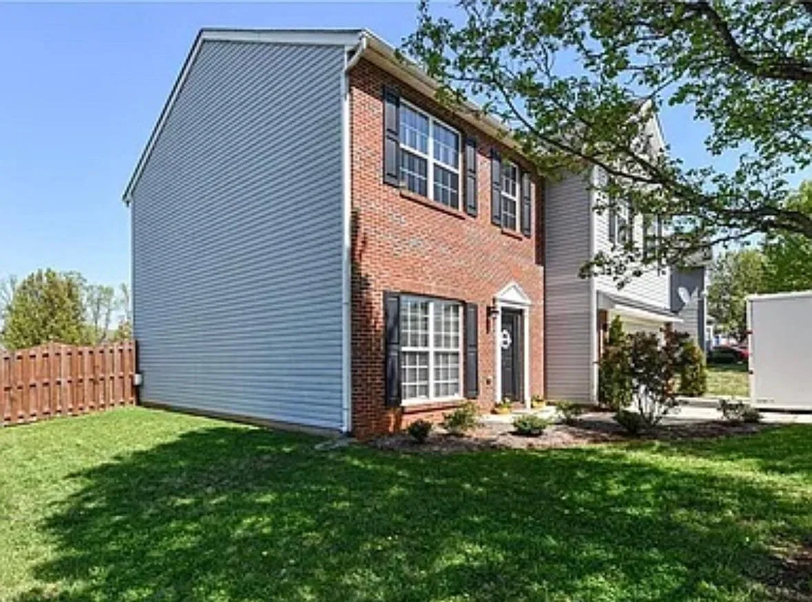 1 Blackhaw Ct — Photo 2