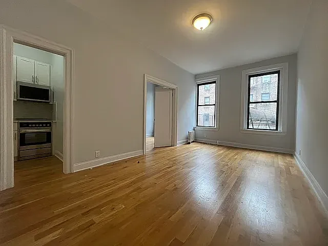 152 West 72nd Street — Photo 2