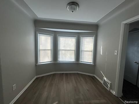 2438 Columbia Rd, photo 5