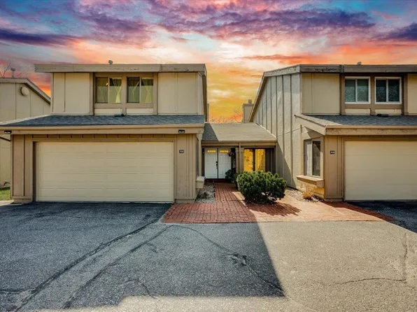 8325 E Harry St APT 701, Wichita, KS 67207