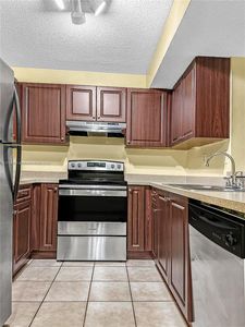 250 Palm Cir W APT 103, Hollywood, FL, 33025