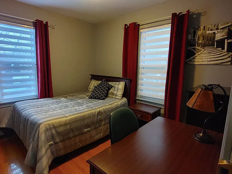 3255 Sandwich St — Photo 2